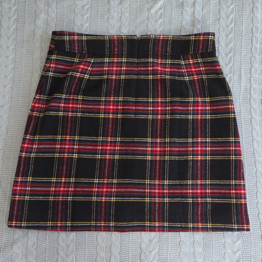 J Crew Plaid Mini Skirt Size 12 Red Black Tartan EUC - Picture 6 of 7